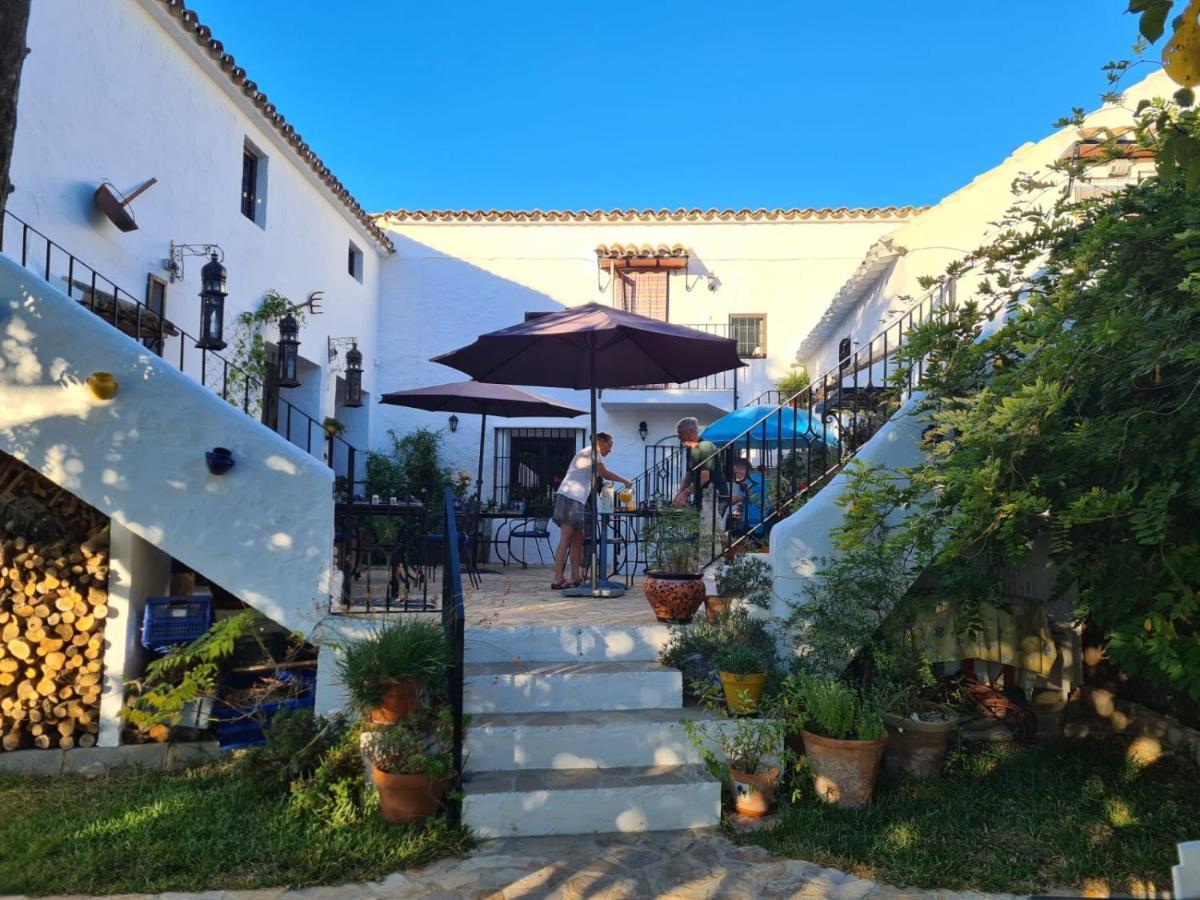 Bed and Breakfast Cortijo La Haza Iznájar Esterno foto