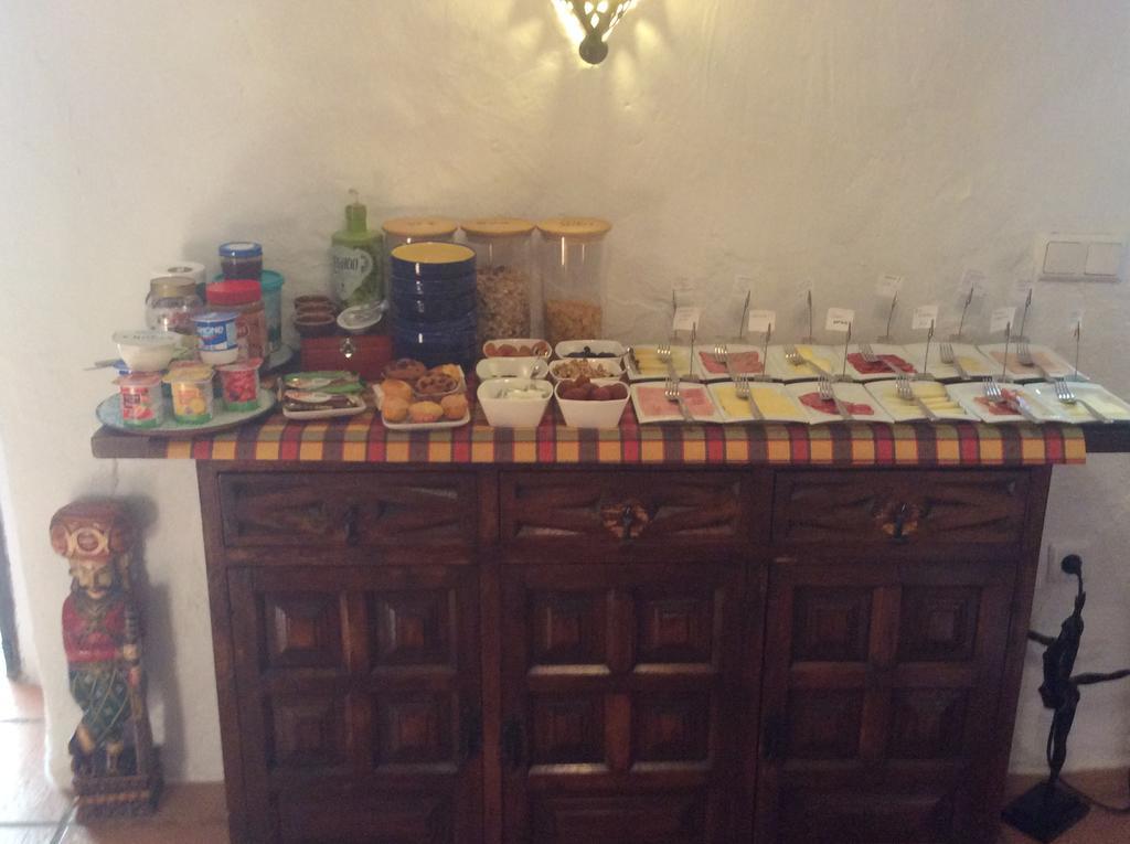Bed and Breakfast Cortijo La Haza Iznájar Esterno foto